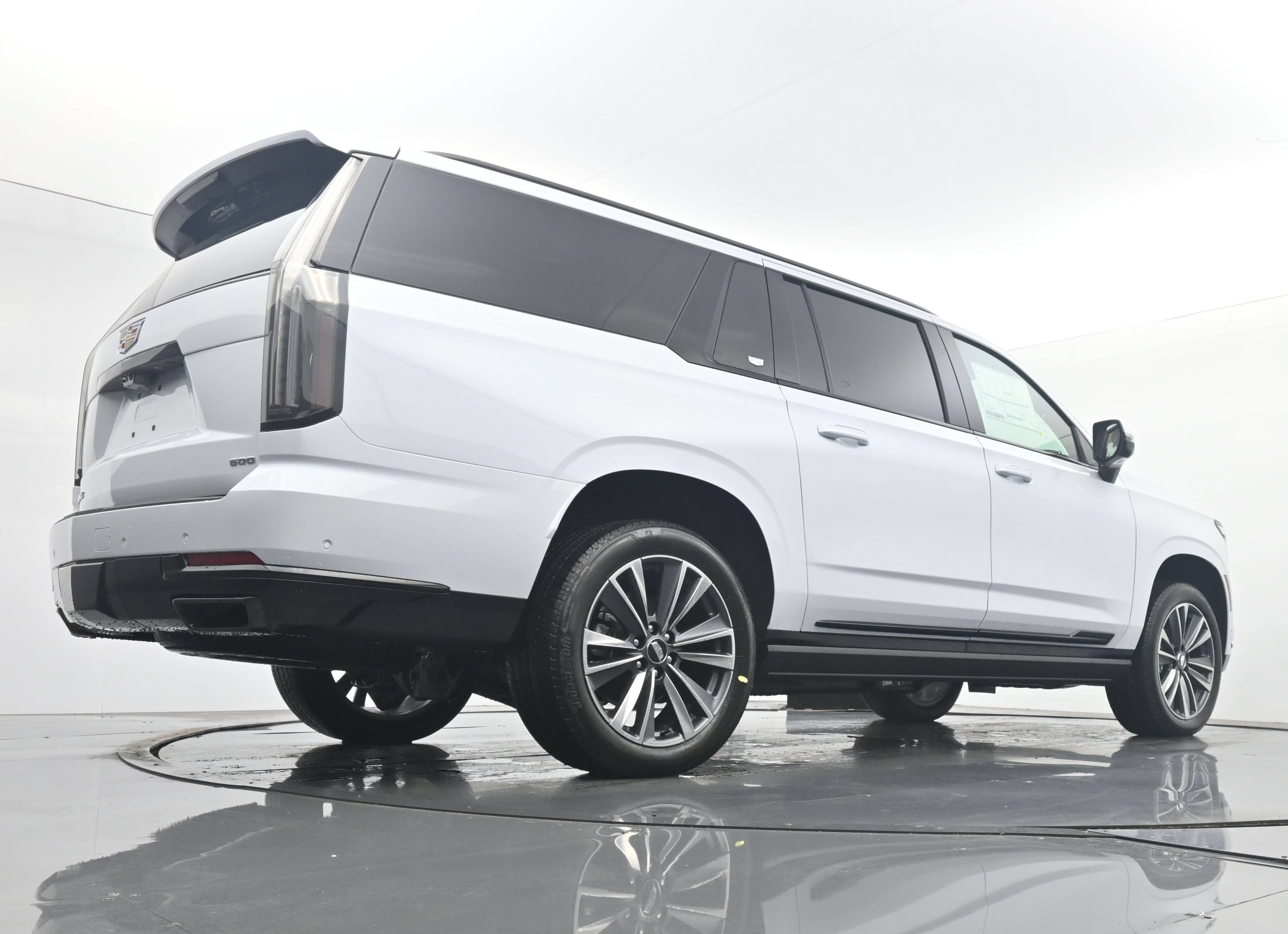 New 2026 Cadillac Escalade ESV Sport w/ Touring Package AWD/4WD image 19