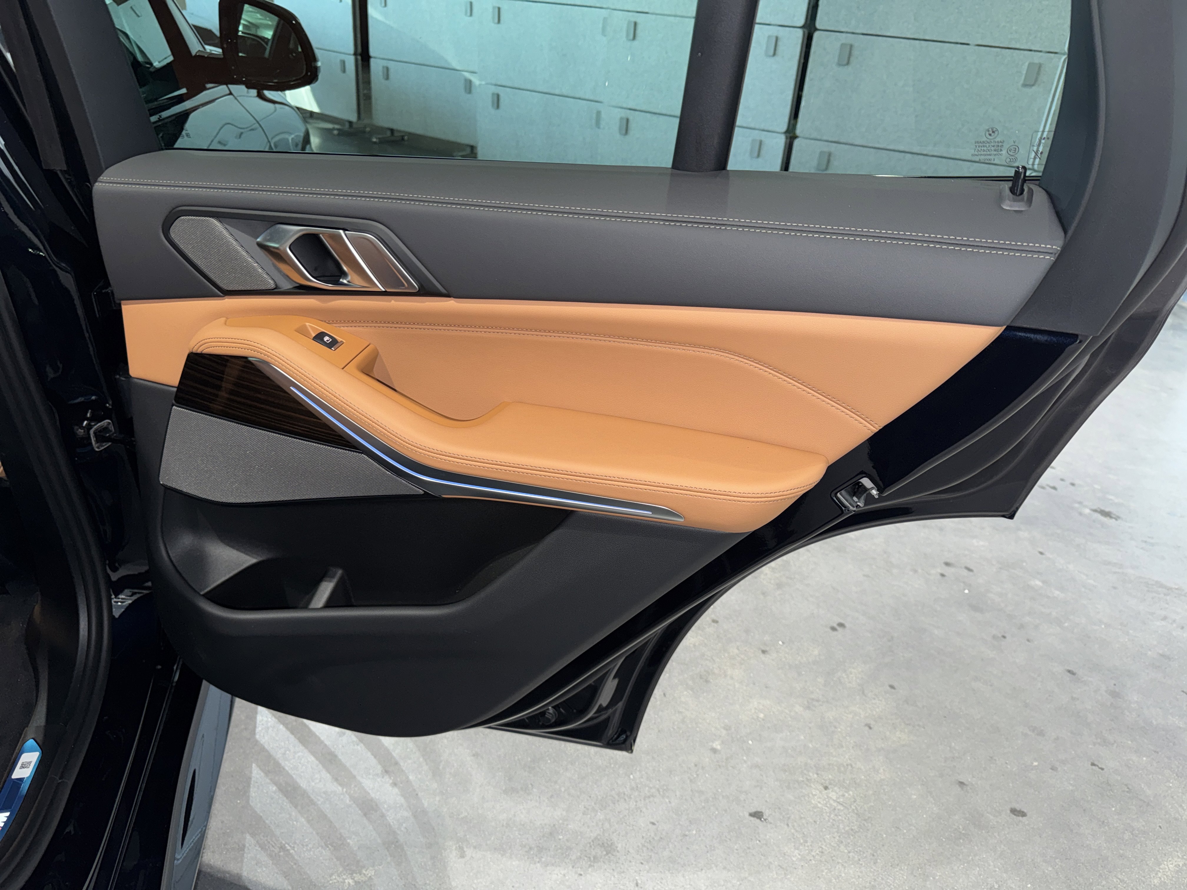 New 2026 BMW X5 xDrive50e w/ M Sport Package image 10