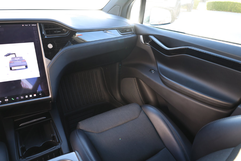 Used 2018 Tesla Model X 100D AWD/4WD image 21