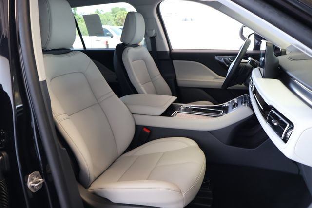 New 2025 Lincoln Aviator 2WD w/ Jet Appearance Package image 23