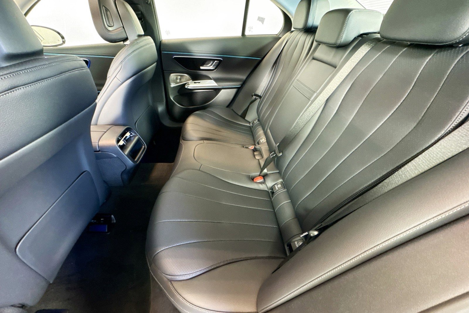 New 2026 Mercedes-Benz E 350 4MATIC Sedan image 22
