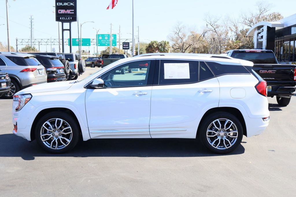 Used 2023 GMC Terrain Denali w/ Denali Premium Package image 5