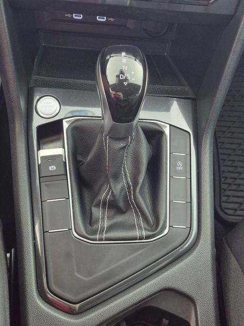 Used 2023 Volkswagen Tiguan SE FWD image 23