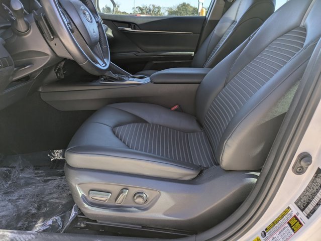 Used 2024 Toyota Camry SE image 17