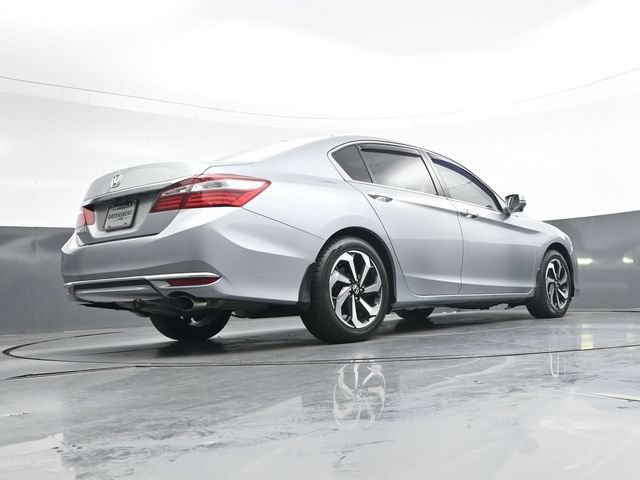 Used 2017 Honda Accord EX image 31