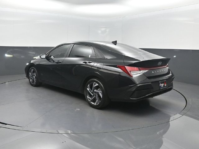 Used 2025 Hyundai Elantra Sport FWD image 24