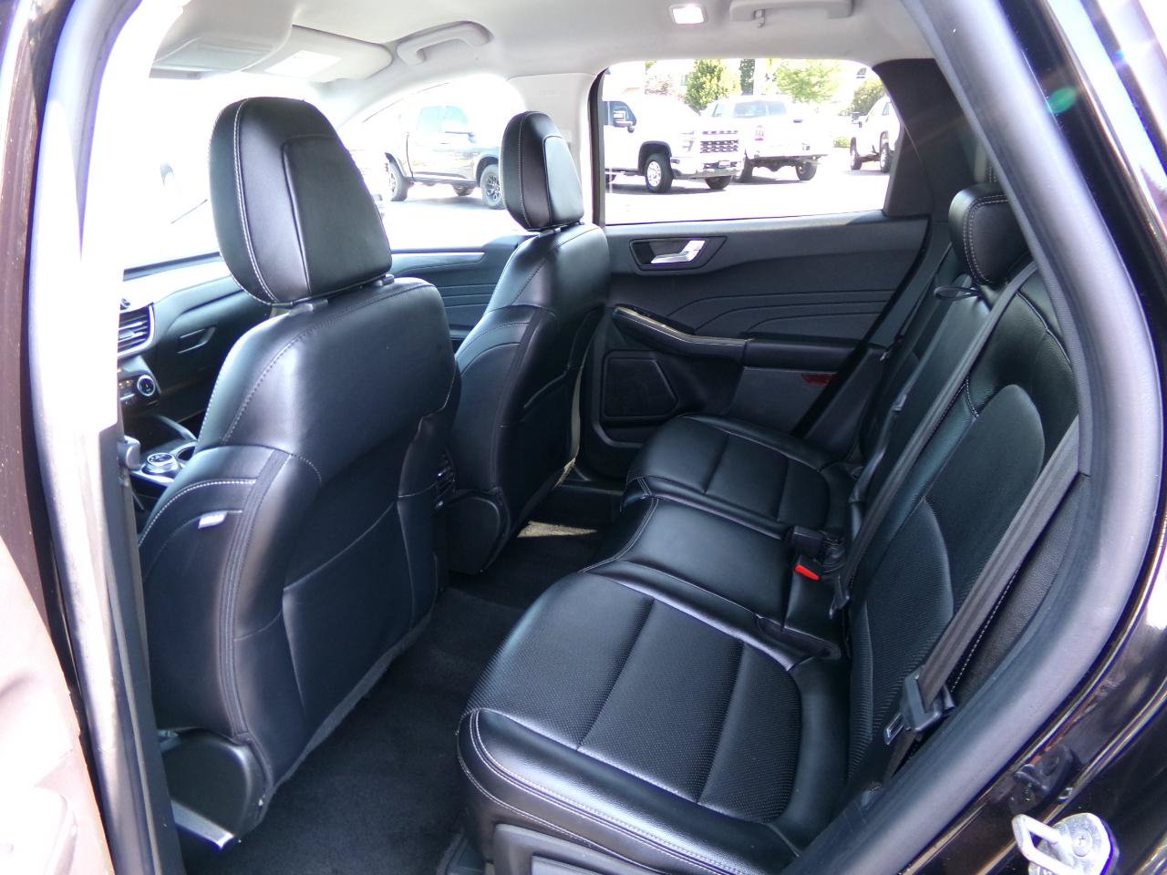 Used 2022 Ford Escape Titanium AWD/4WD image 27