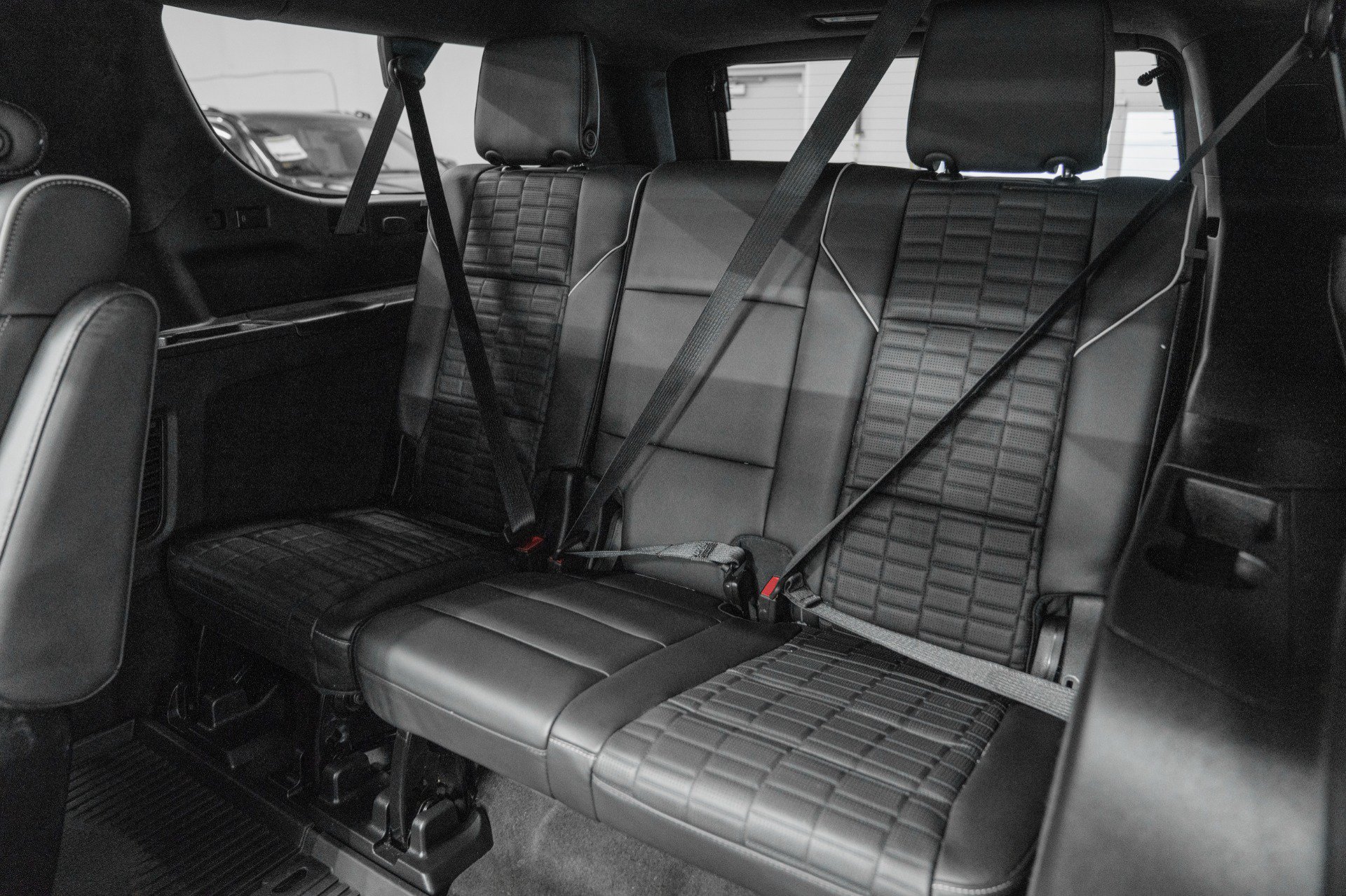 Used 2024 Cadillac Escalade ESV V w/ LPO, Floor Liner Package AWD/4WD image 29