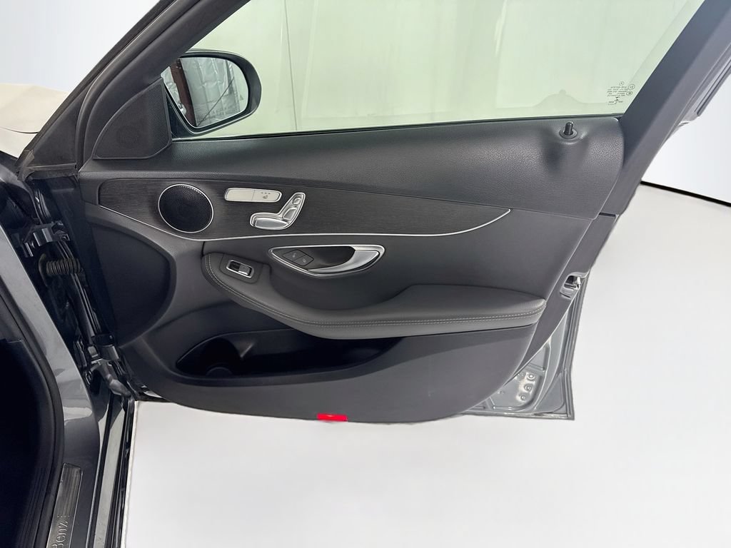 Used 2019 Mercedes-Benz C 300 Sedan image 25