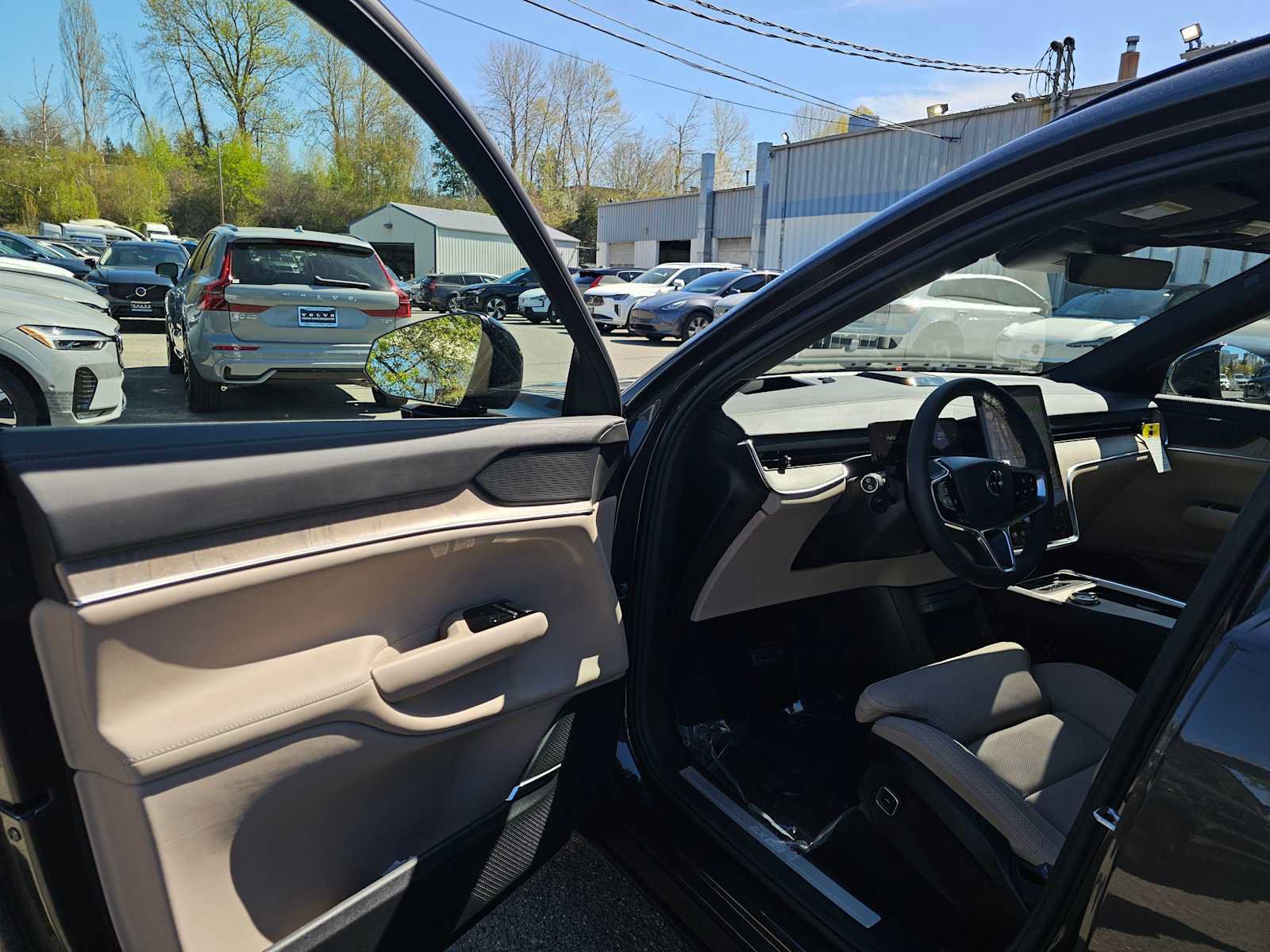 Used 2025 Volvo EX90 Ultra image 18