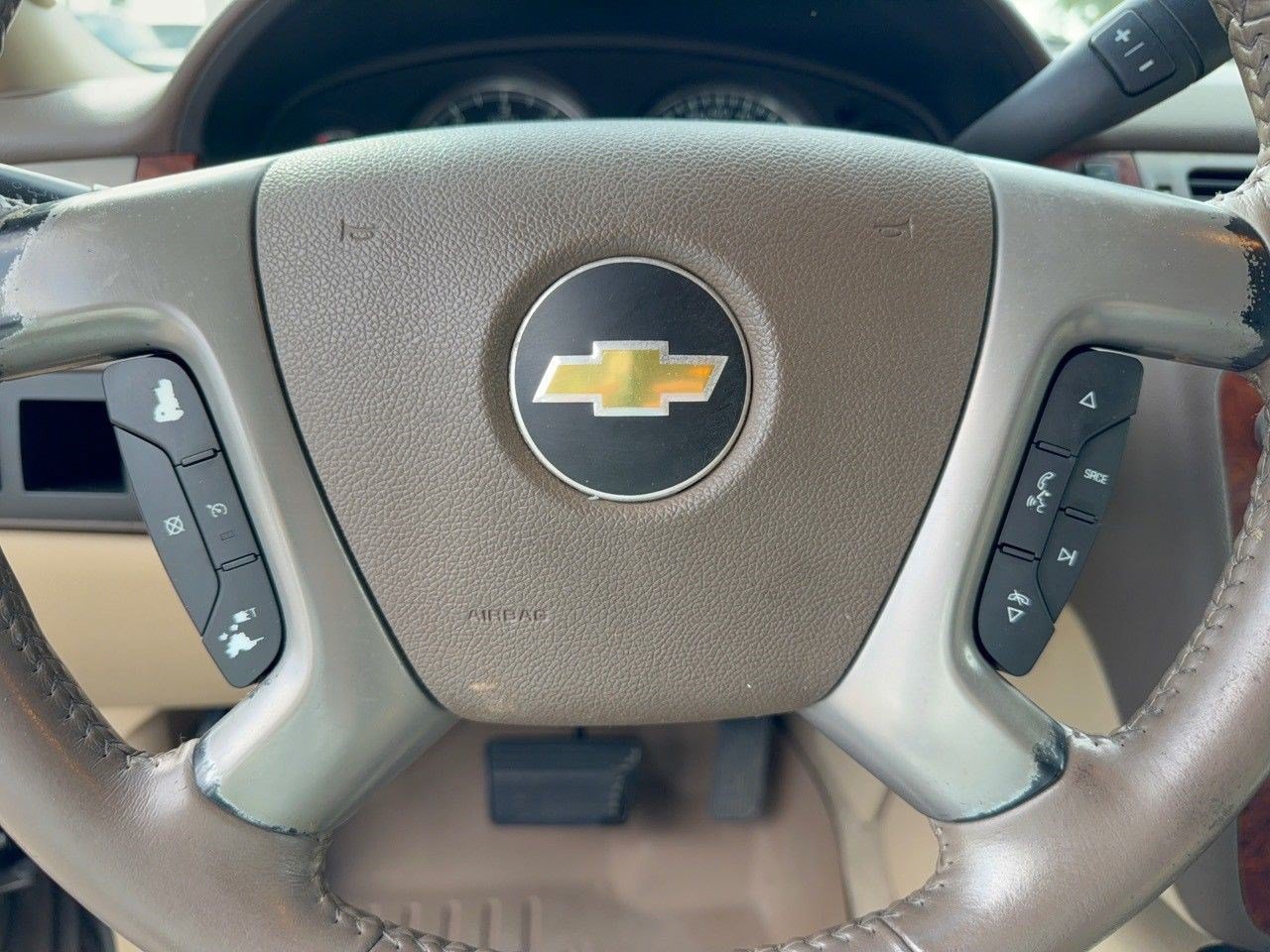 Used 2012 Chevrolet Suburban LS w/ Convenience Package 1 RWD image 25