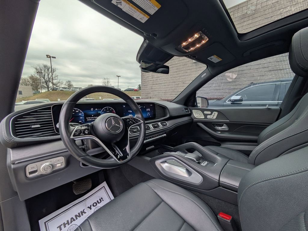 Used 2025 Mercedes-Benz GLS 450 4MATIC image 15