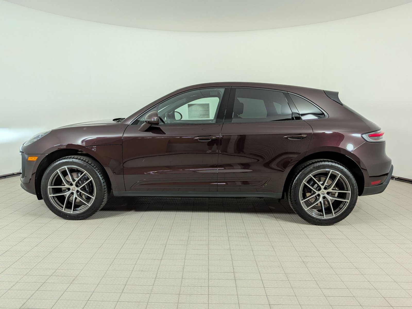 New 2026 Porsche Macan AWD/4WD image 2