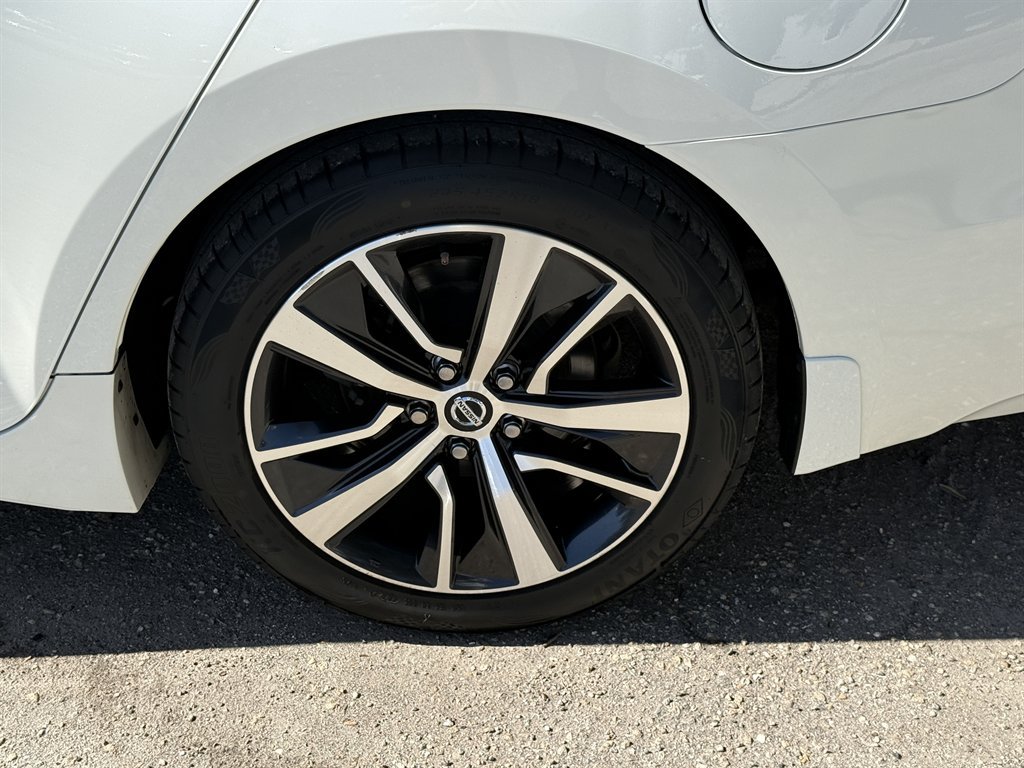 Used 2020 Nissan Maxima 3.5 SV w/ Floor Mat Group FWD image 5
