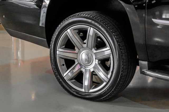 Used 2018 Cadillac Escalade ESV Premium Luxury AWD/4WD image 56