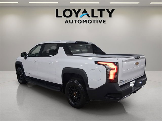 Used 2025 Chevrolet Silverado EV LT image 3