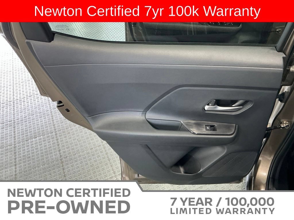 Used 2025 Nissan Kicks SV FWD image 35
