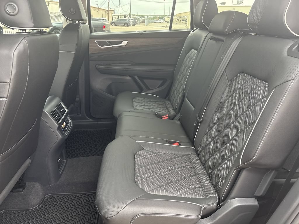Used 2025 Volkswagen Atlas SEL Premium R-Line AWD/4WD image 24