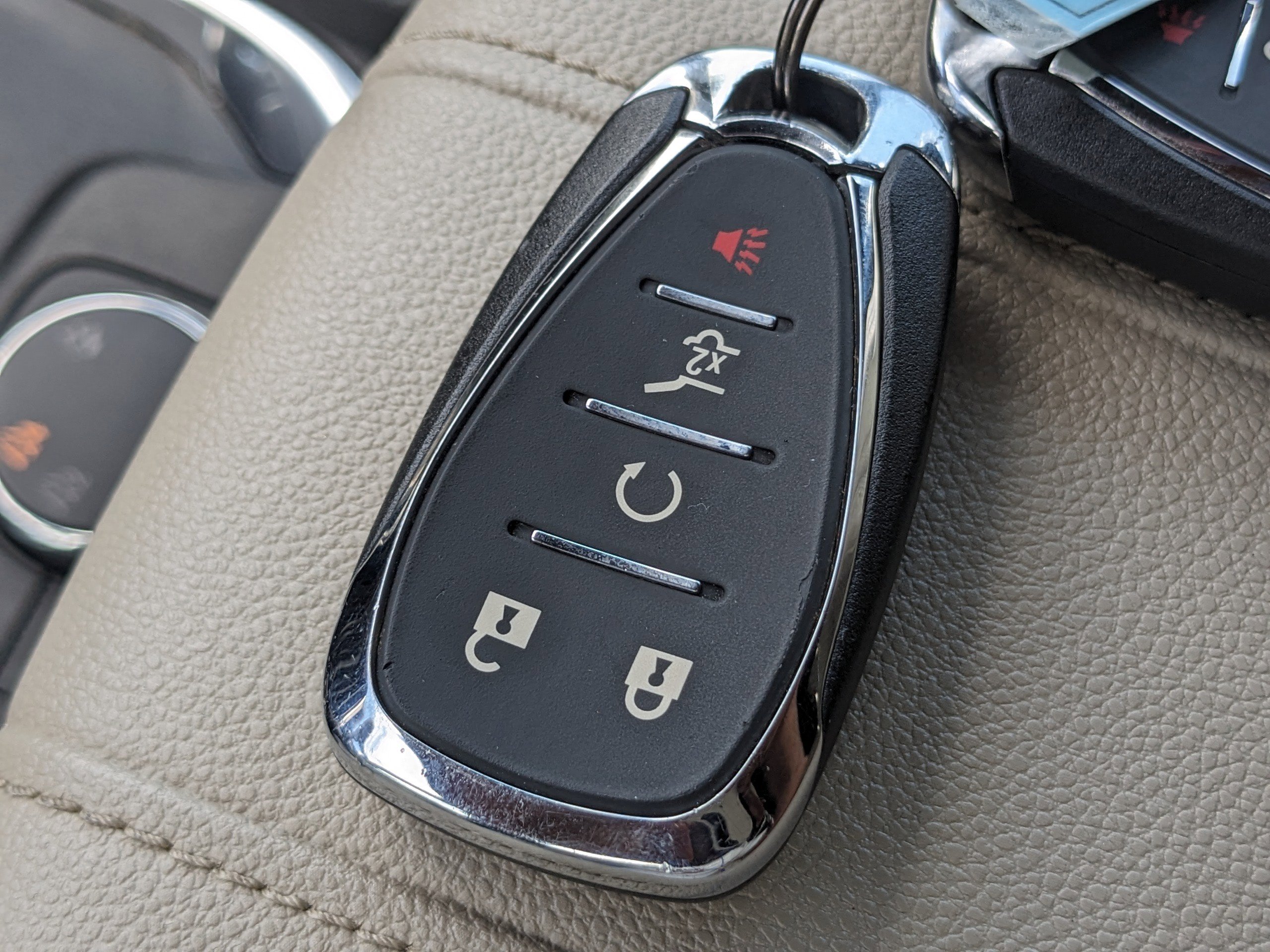 Used 2023 Chevrolet Traverse LT w/ LT Premium Package image 32