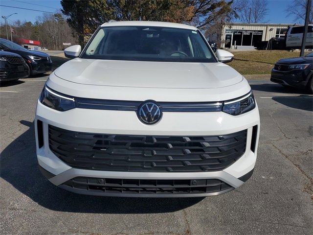 Certified 2025 Volkswagen Tiguan S image 2