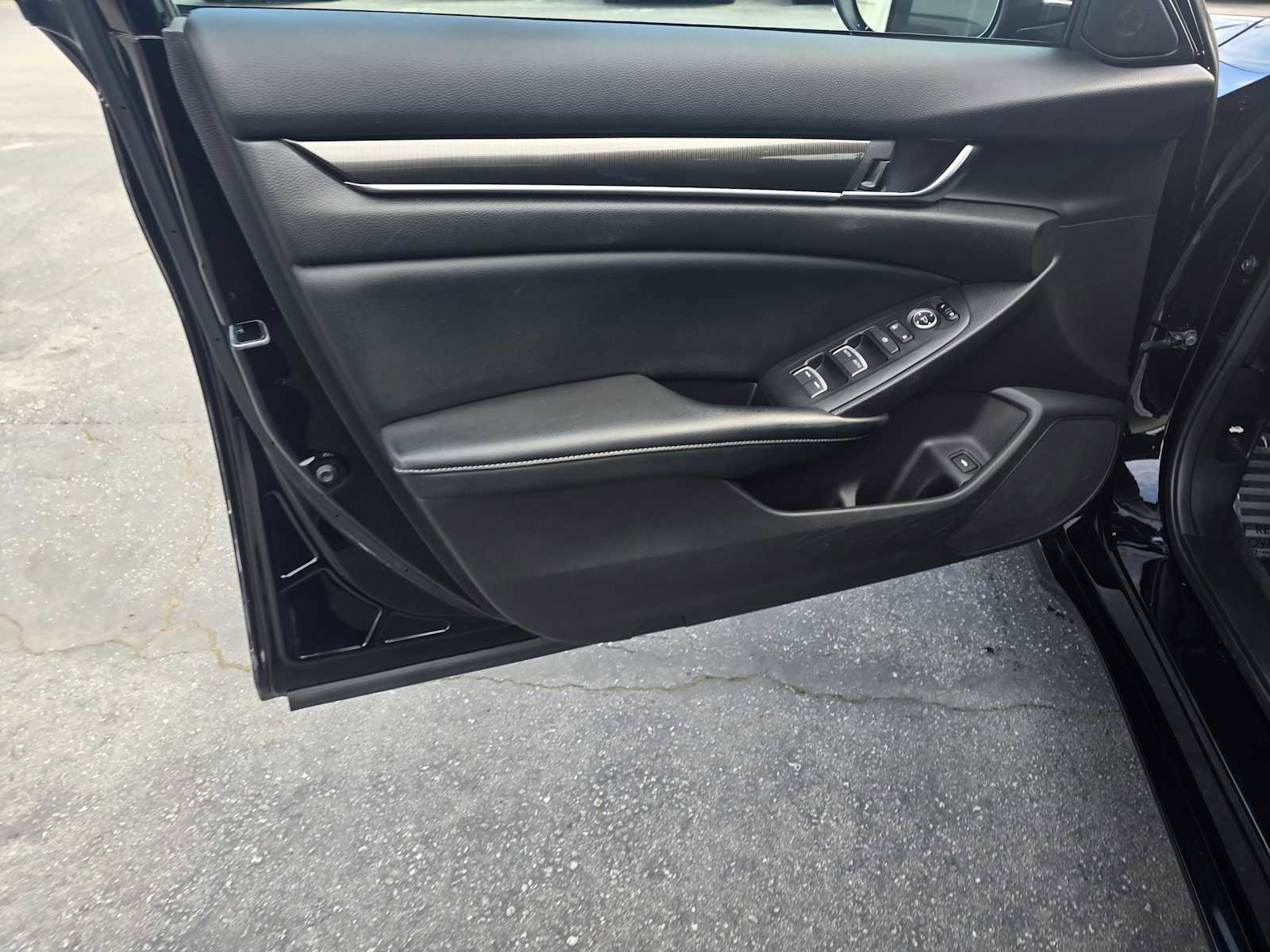 Used 2018 Honda Accord Sport image 21