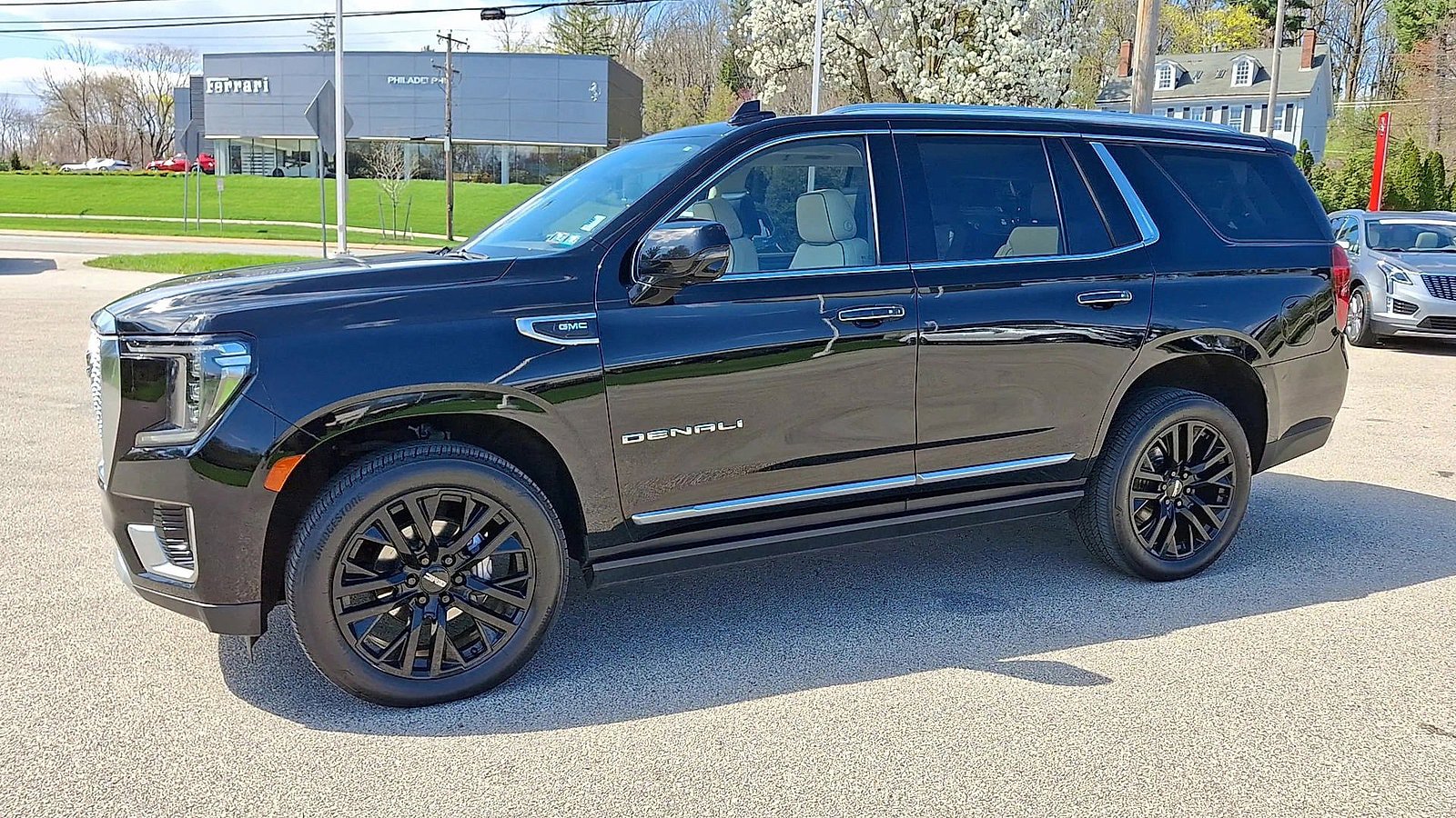 Certified 2021 GMC Yukon Denali w/ Denali Premium Package AWD/4WD image 5