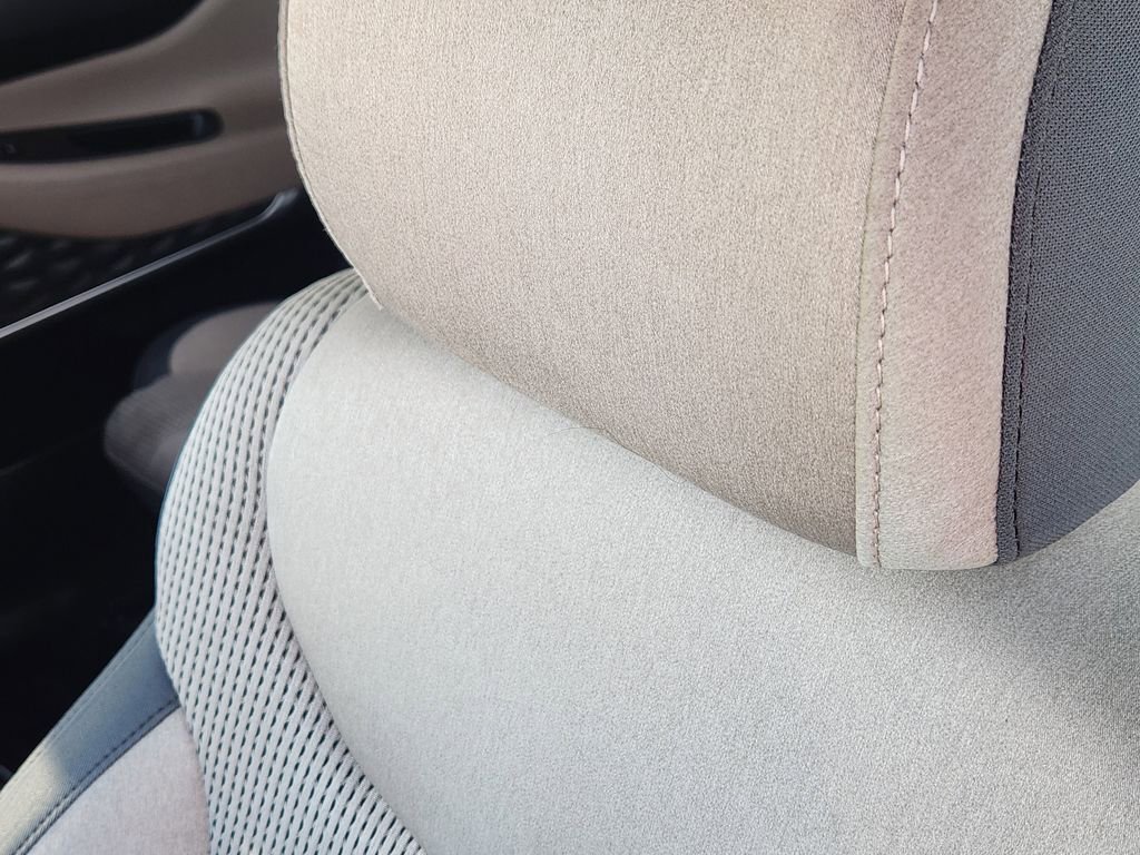 Used 2019 Hyundai Santa Fe SEL image 16