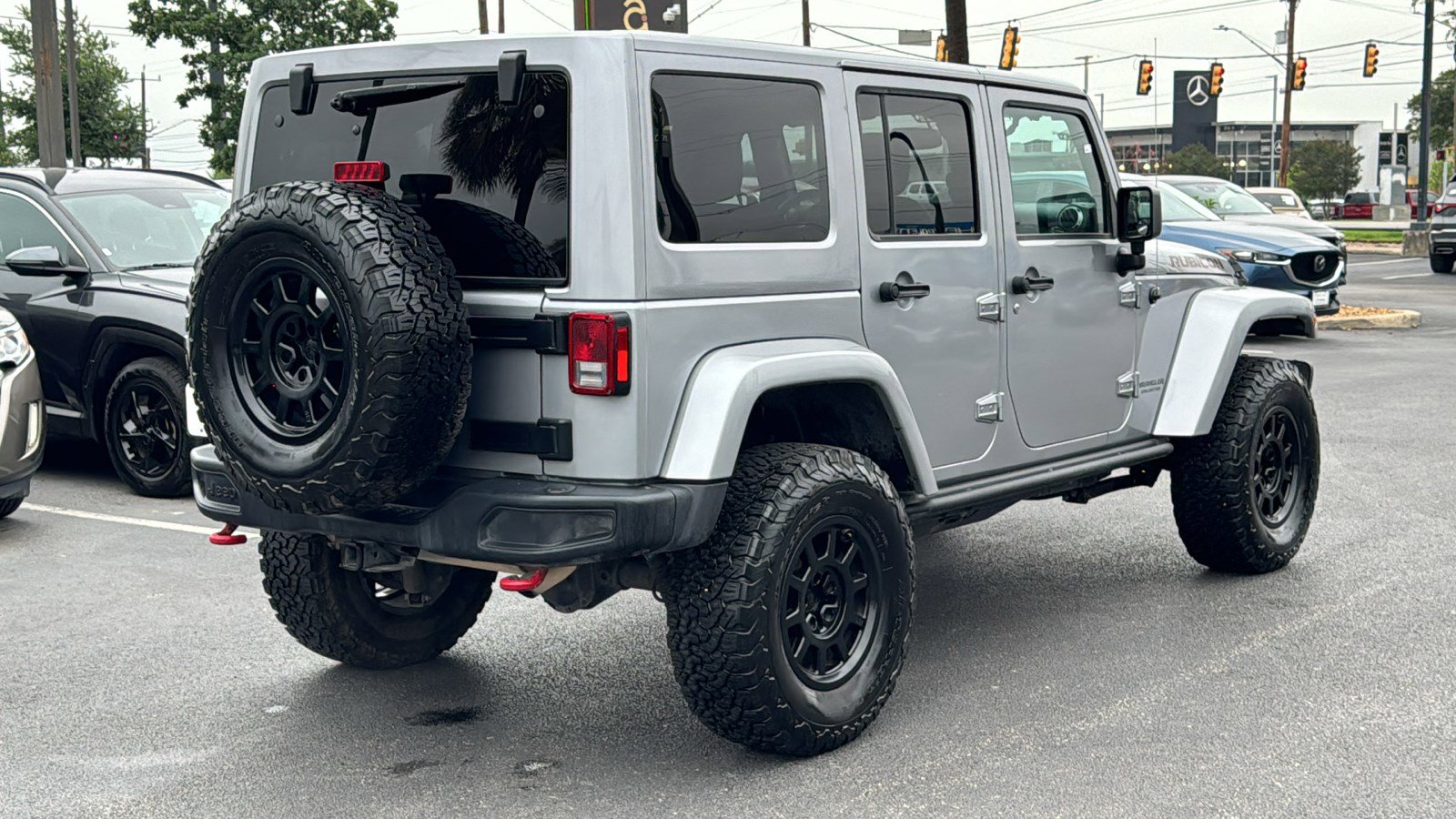 Used 2017 Jeep Wrangler Unlimited Rubicon AWD/4WD image 8