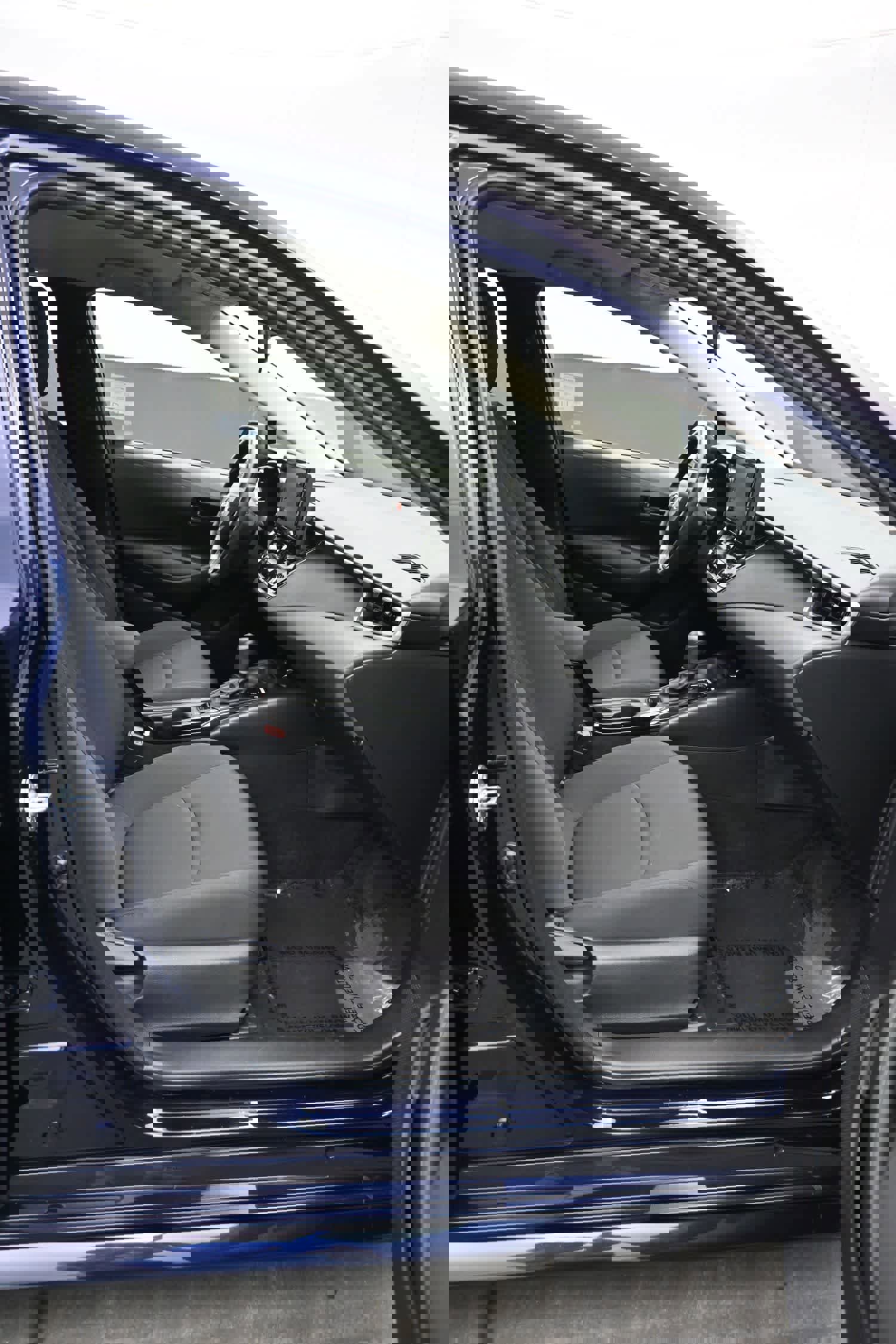 Used 2022 Toyota Corolla LE image 11