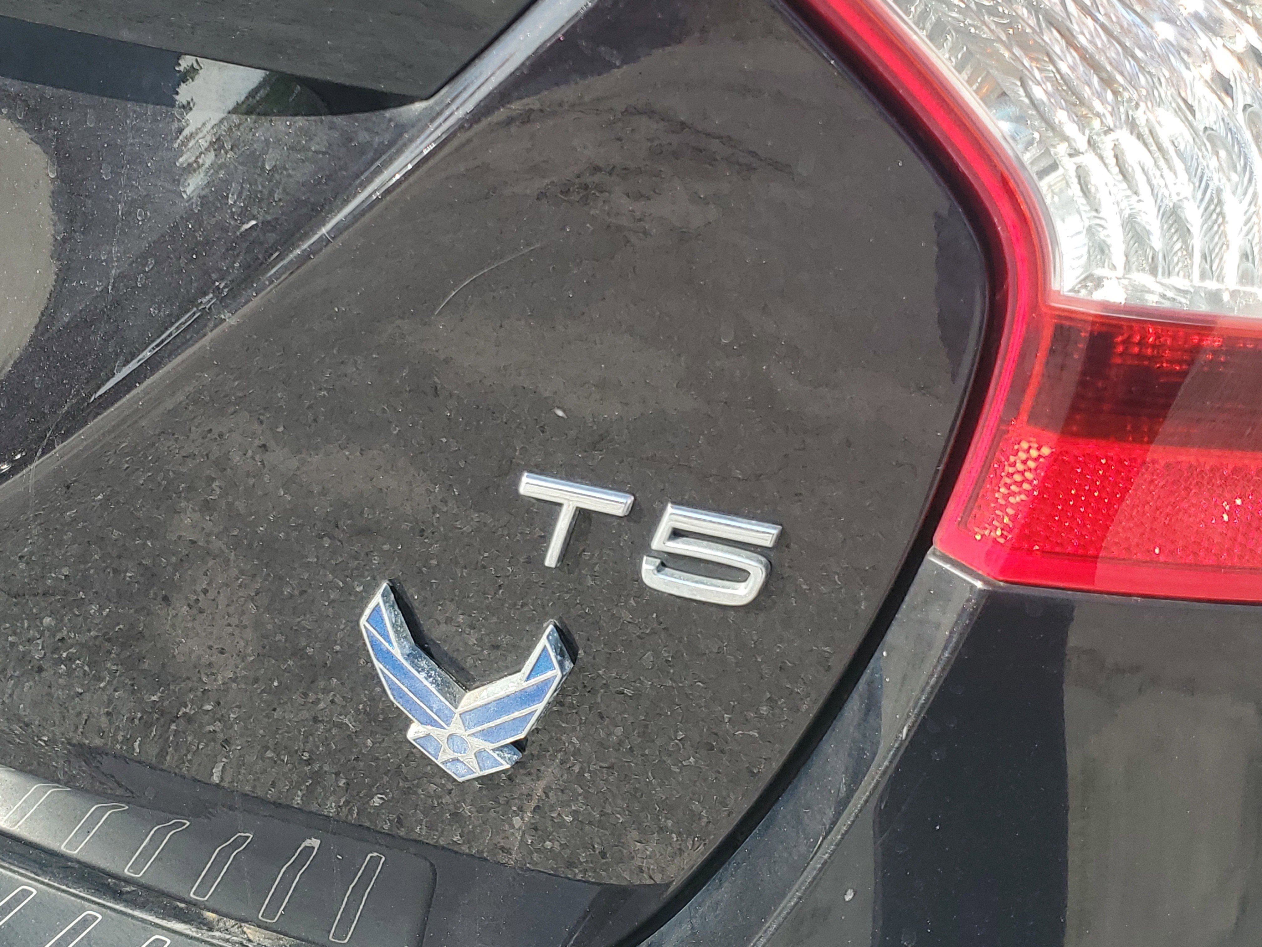 Used 2015 Volvo V60 T5 Premier FWD image 9