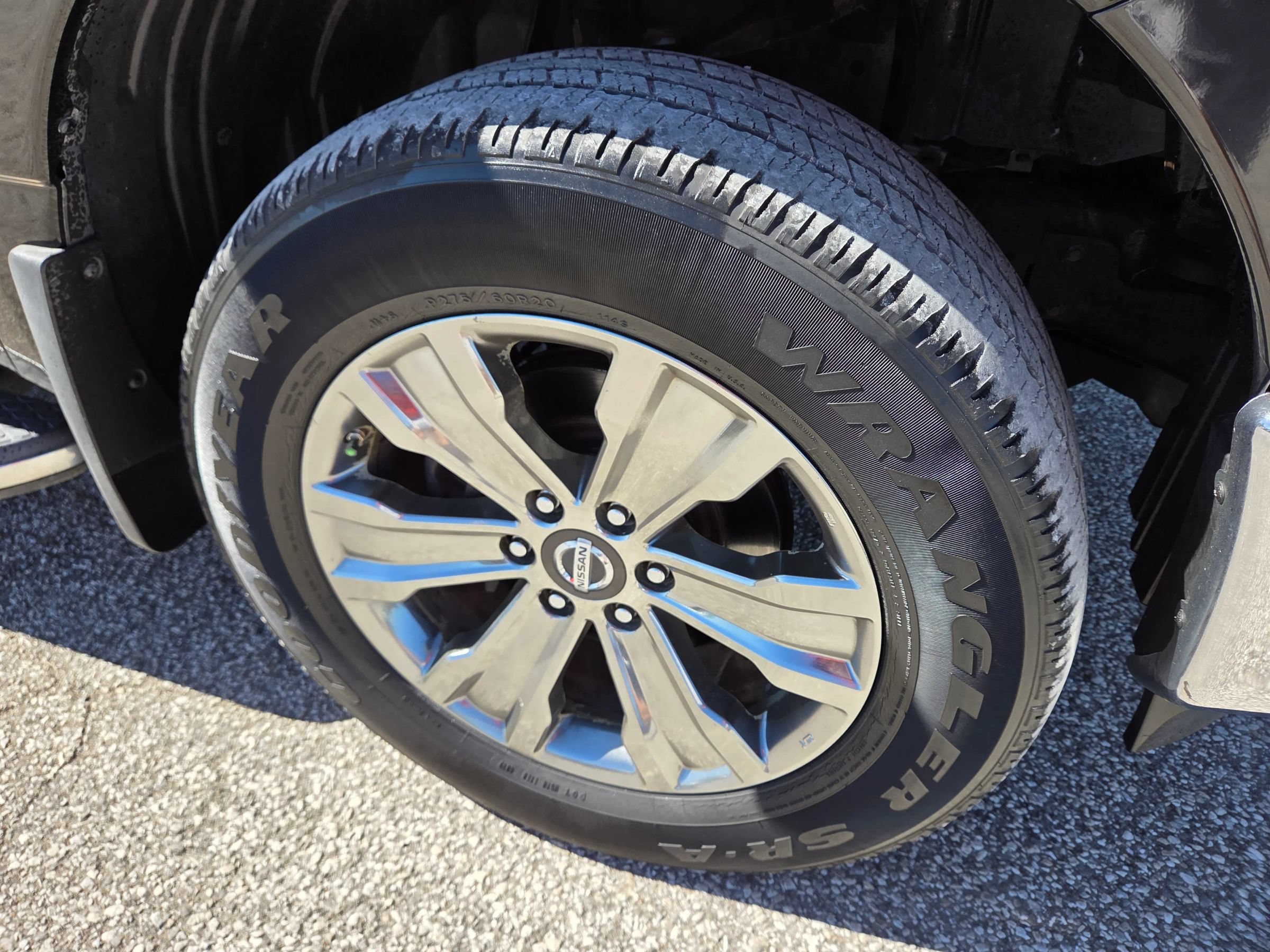 Used 2018 Nissan Titan SL w/ Texas Titan Edition AWD/4WD image 13
