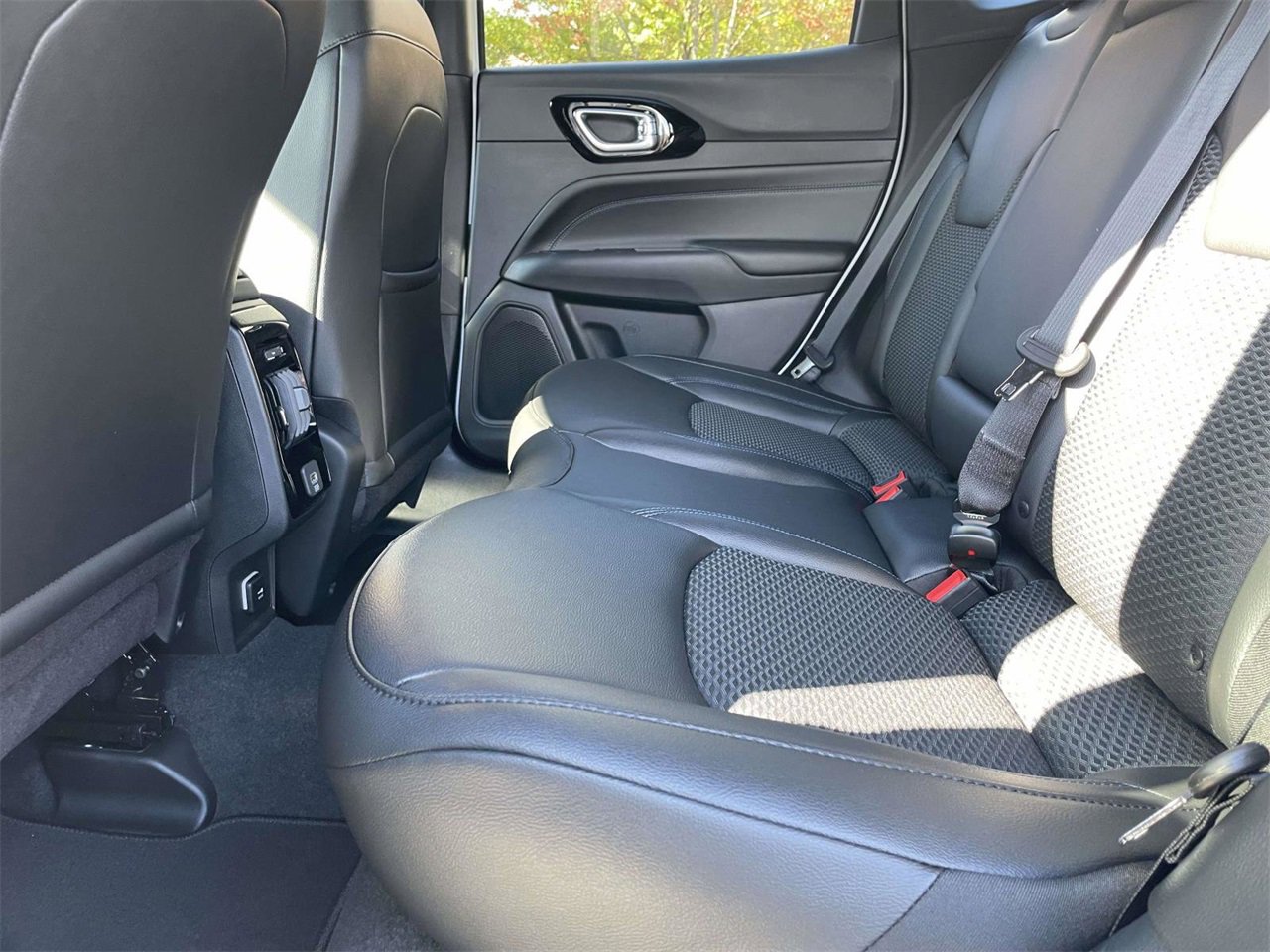 New 2026 Jeep Compass Latitude image 28