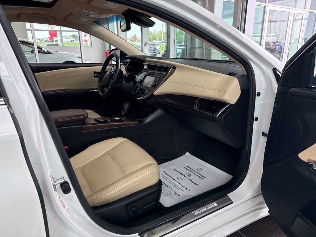 Used 2018 Toyota Avalon XLE Plus w/ Protection Package FWD image 10