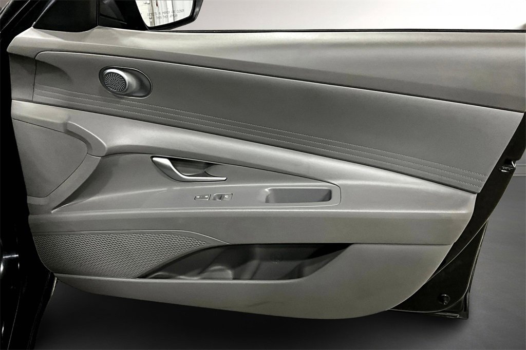 Used 2024 Hyundai Elantra SEL image 28