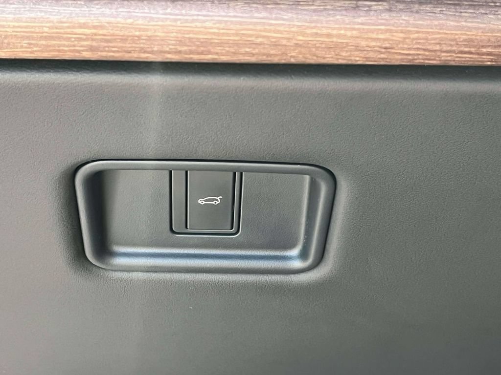 Certified 2025 Land Rover Range Rover SE AWD/4WD image 29