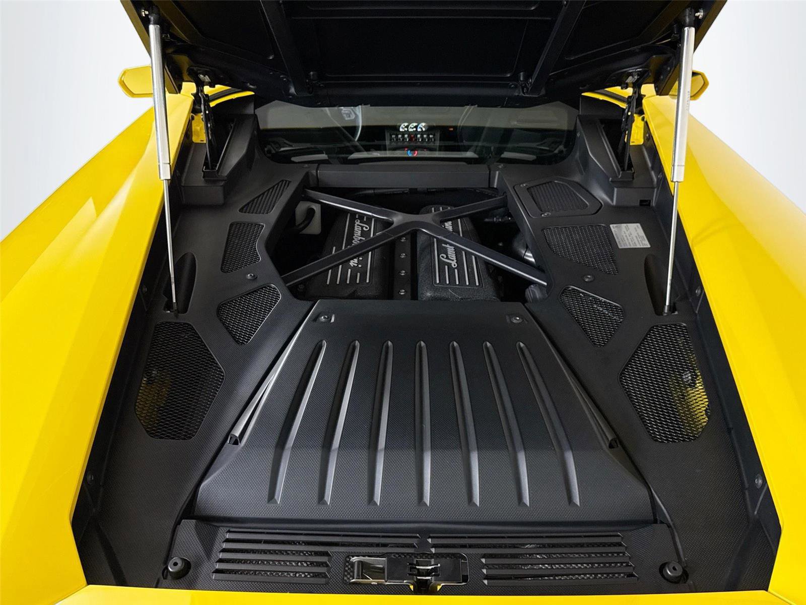 Used 2018 Lamborghini Huracan LP 580-2 image 24