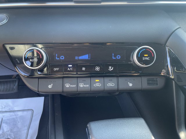 Used 2023 Hyundai Elantra Blue FWD image 21