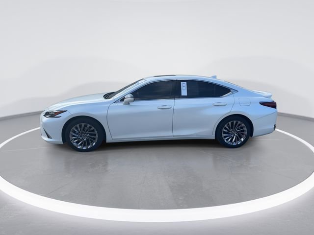 Used 2024 Lexus ES 300h Ultra Luxury w/ Accessory Package (Z2) image 4