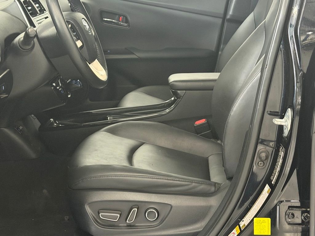 Used 2016 Toyota Prius Four image 12