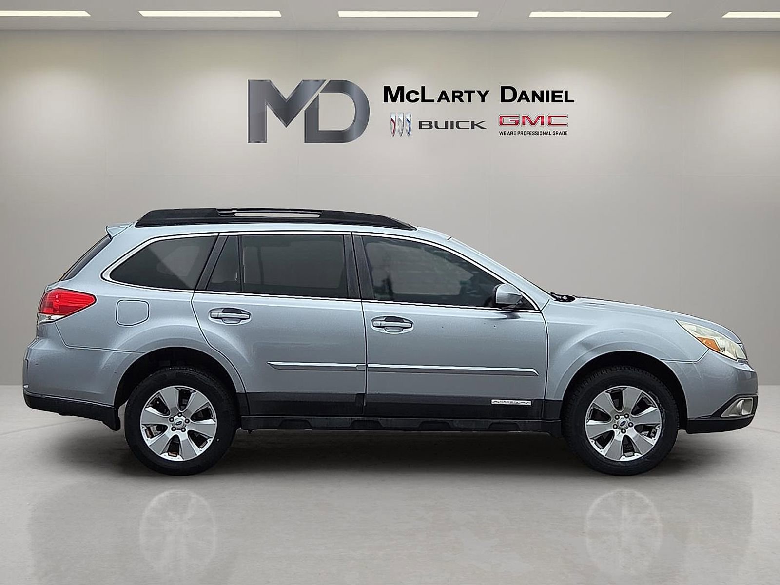 Used 2012 Subaru Outback 2.5i Limited w/ Moonroof Pkg image 6