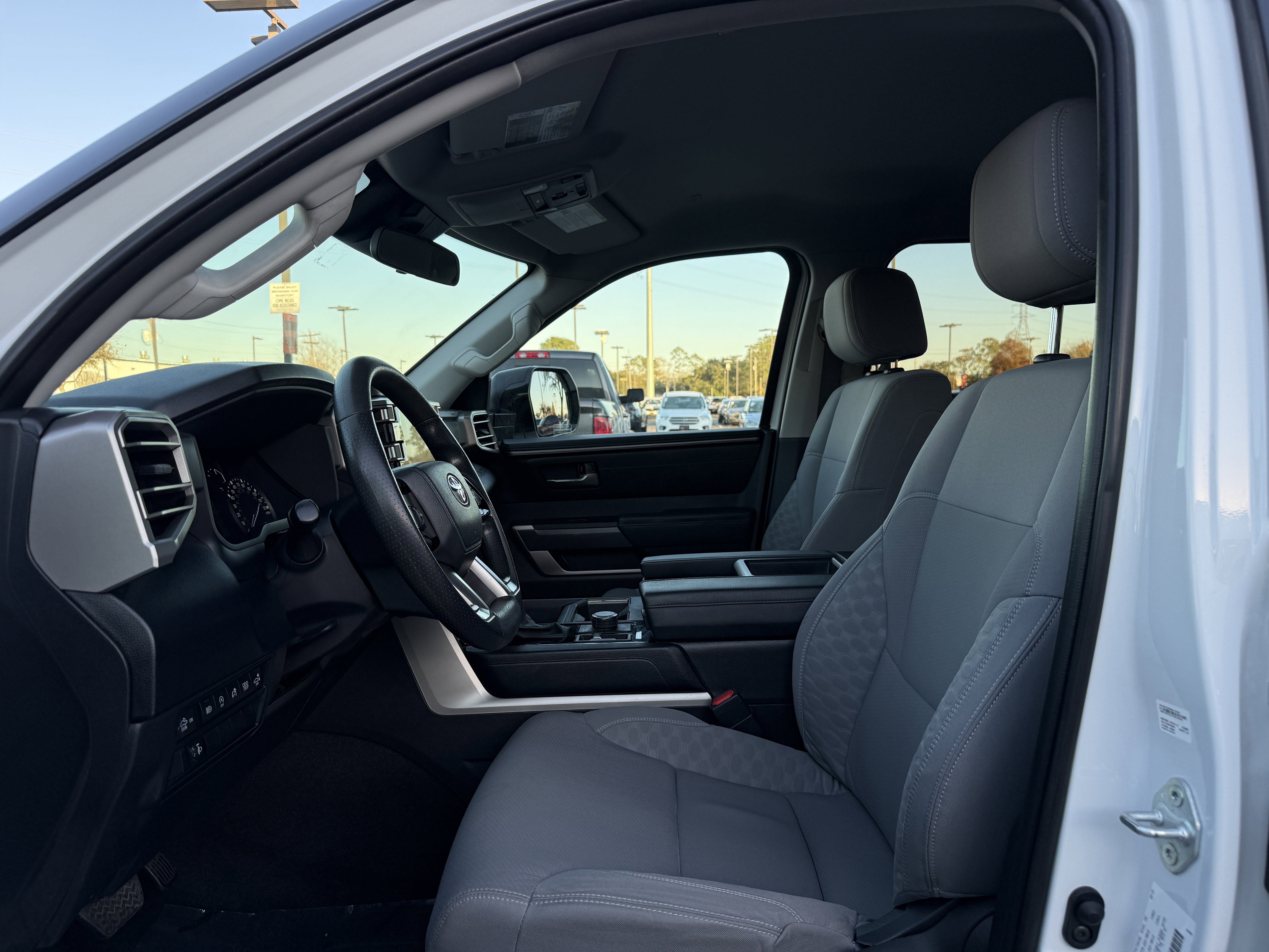 Used 2022 Toyota Tundra SR5 w/ SR5 Convenience Package image 30