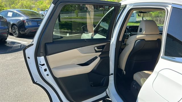 Certified 2023 Acura MDX SH-AWD w/ Technology Package image 25
