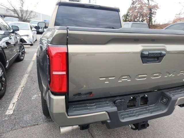 Used 2025 Toyota Tacoma TRD Sport image 5