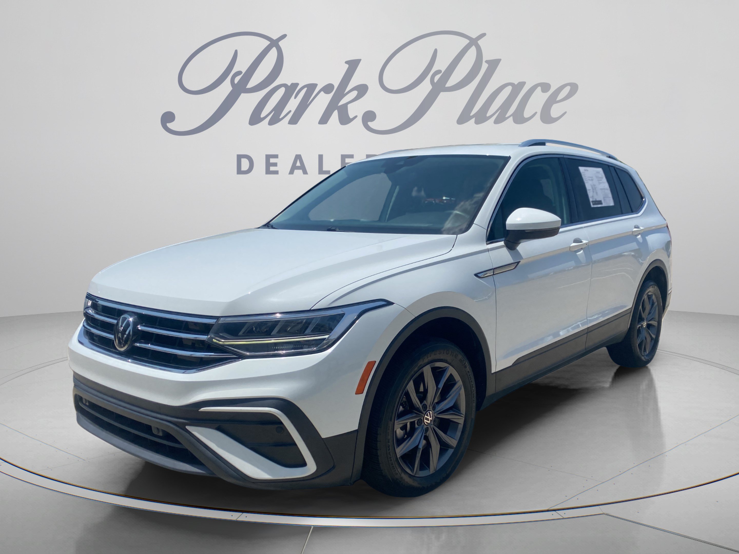 Used 2022 Volkswagen Tiguan SE