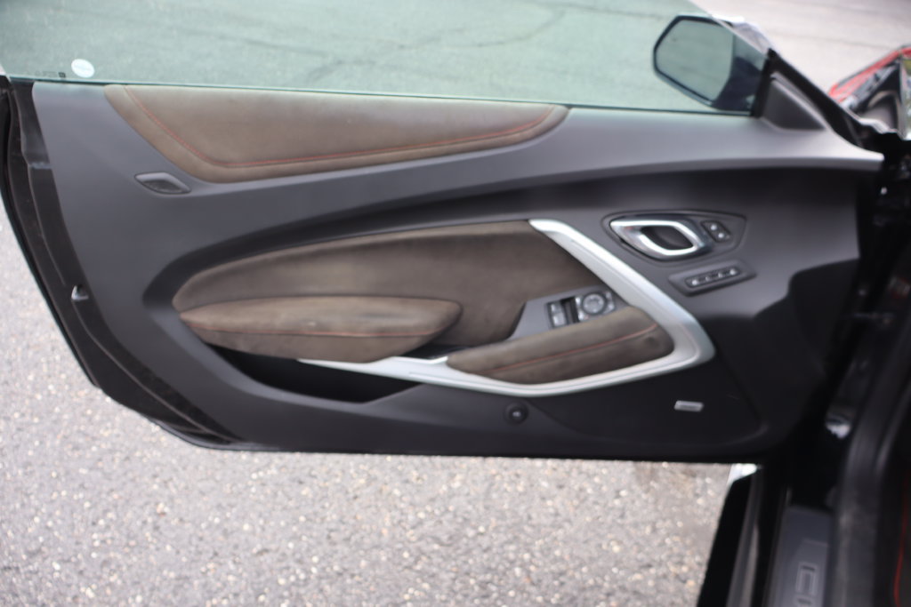 Used 2018 Chevrolet Camaro ZL1 RWD image 7