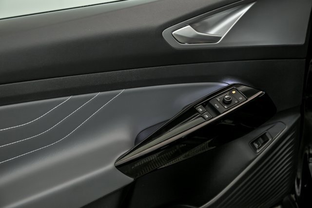 Used 2023 Volkswagen ID.4 Pro S Plus image 9