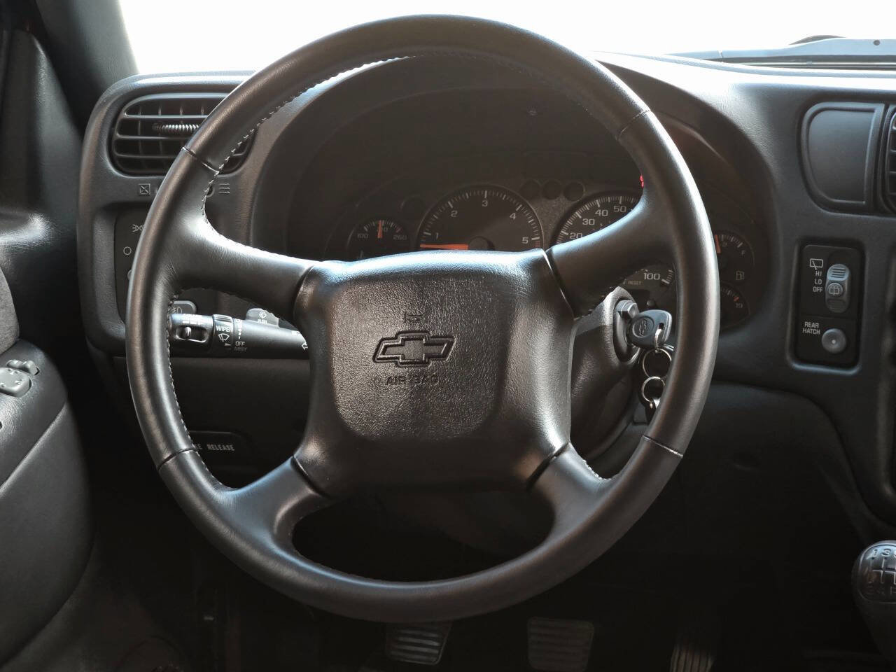 Used 2001 Chevrolet Blazer Xtreme w/ Preferred Equipment Group image 16