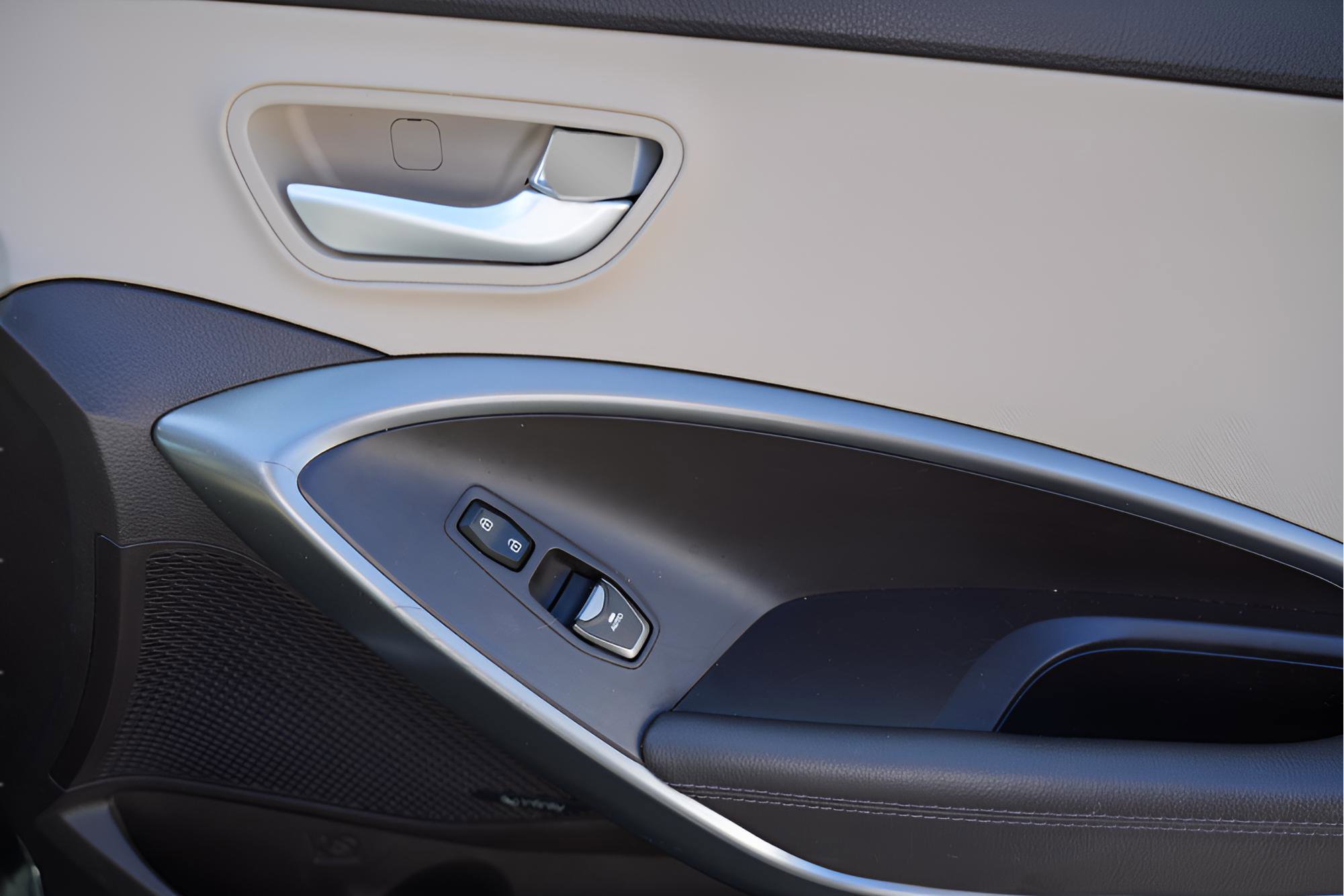 Used 2017 Hyundai Santa Fe Sport w/ Cargo Package image 17