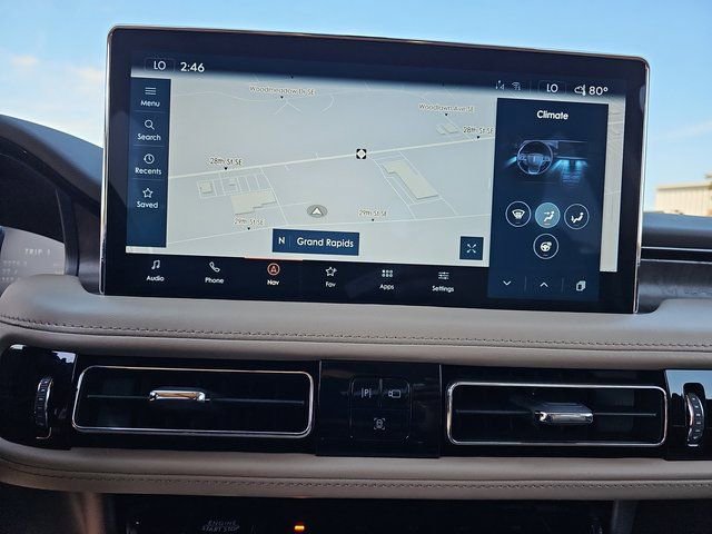 Used 2022 Lincoln Nautilus Reserve w/ Equipment Group 201A image 22