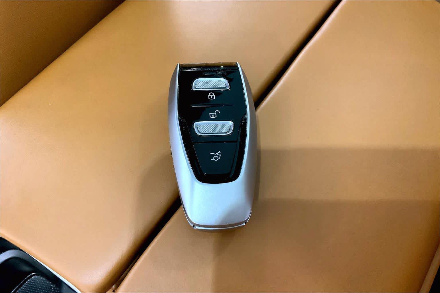 Used 2021 Aston Martin DBX AWD/4WD image 14